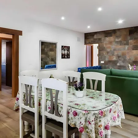 度假居 Con Piscina Privada Cerca Del Pueblo View *