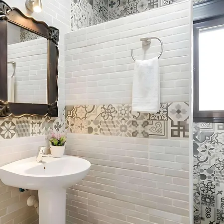 Con Piscina Privada Cerca Del Pueblo View Сasa de vacaciones *